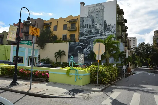 $649,000 | 1542 Oak Street, Unit 102, Sarasota, FL 34236