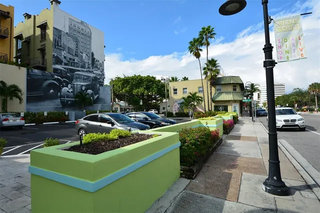 $649,000 | 1542 Oak Street, Unit 102, Sarasota, FL 34236