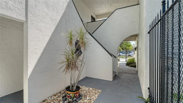 $649,000 | 1542 Oak Street, Unit 102, Sarasota, FL 34236