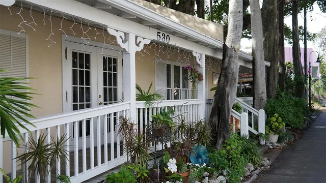 $649,000 | 1542 Oak Street, Unit 102, Sarasota, FL 34236