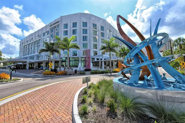 $649,000 | 1542 Oak Street, Unit 102, Sarasota, FL 34236