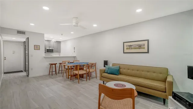 $649,000 | 1542 Oak Street, Unit 102, Sarasota, FL 34236