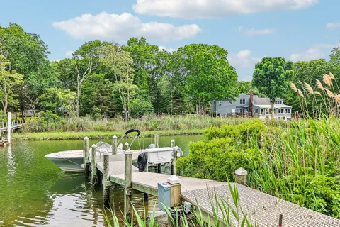 $1,925,000 | 2100 Glenn Road, Southold, NY 11971