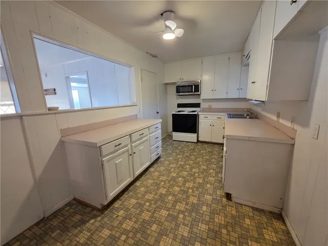 $89,900 | 1801 South Tyler Street, Beeville, TX 78102