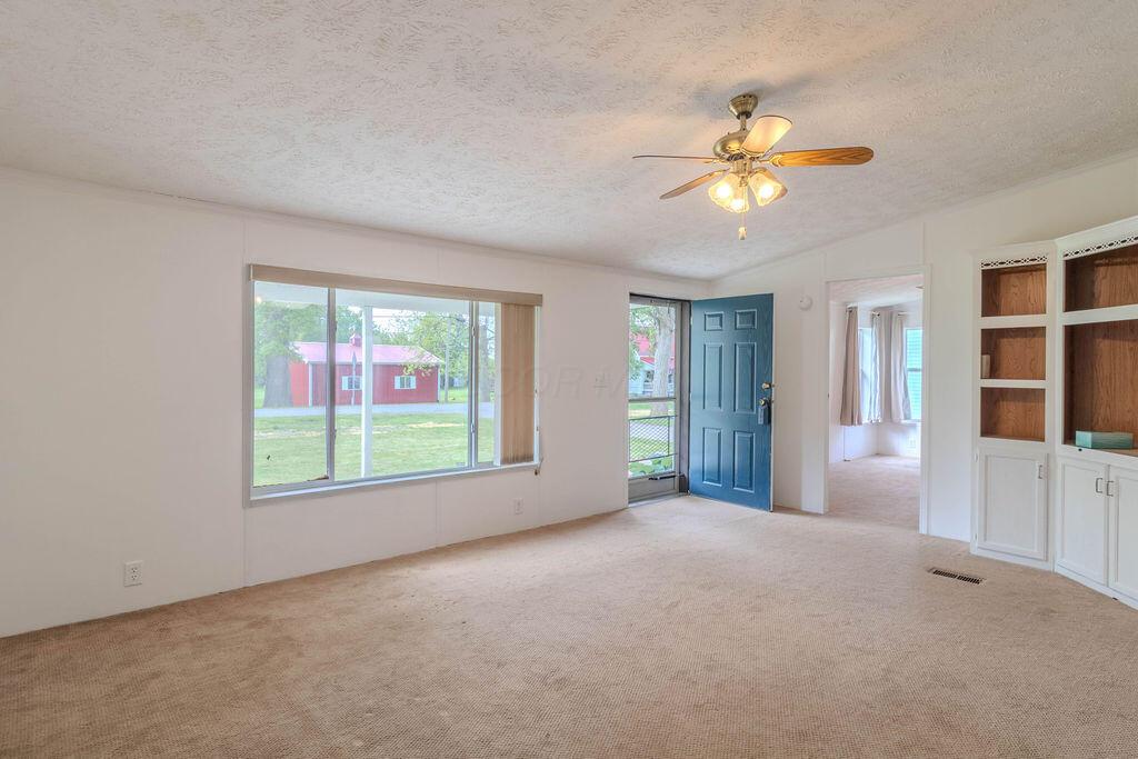 20903 Peoria Loop Road Raymond, OH 43067 - Photo 9 of 26 Living room