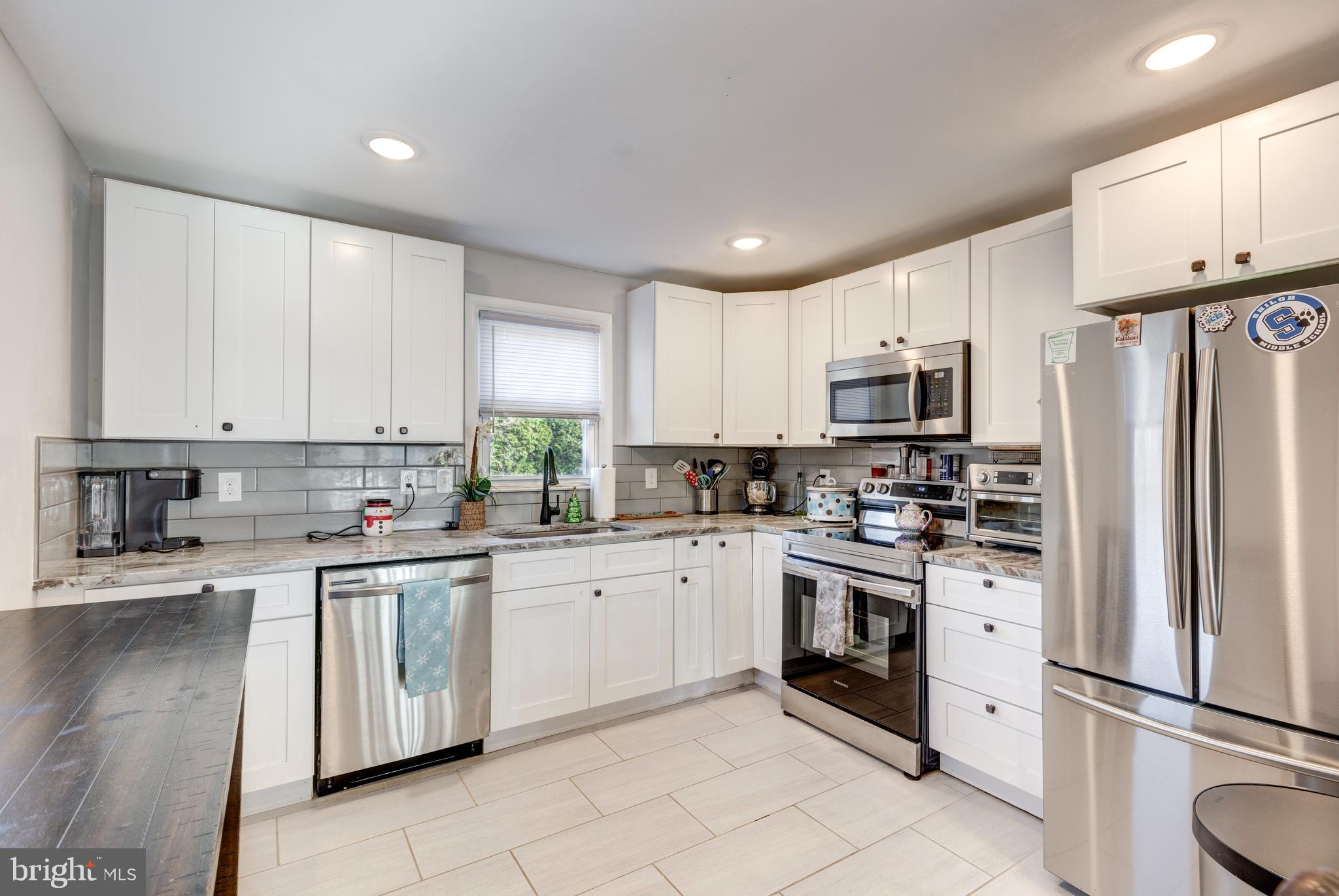 3932 Shiloh Avenue Hampstead, MD 21074 - Photo 2 of 48 Kitchen