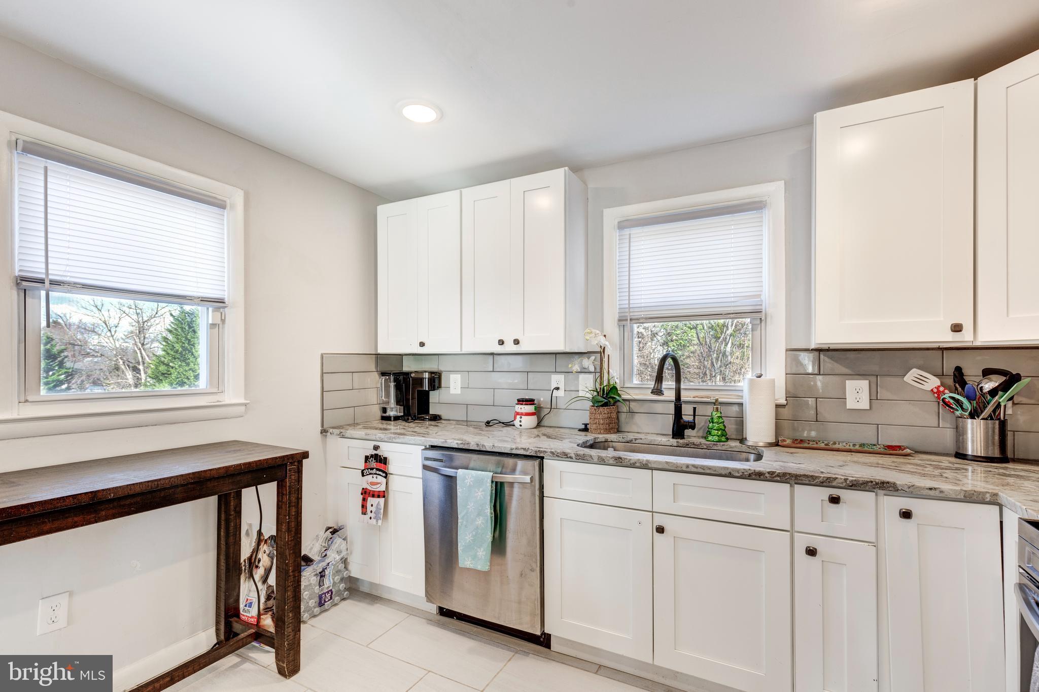 3932 Shiloh Avenue Hampstead, MD 21074 - Photo 3 of 48 Kitchen