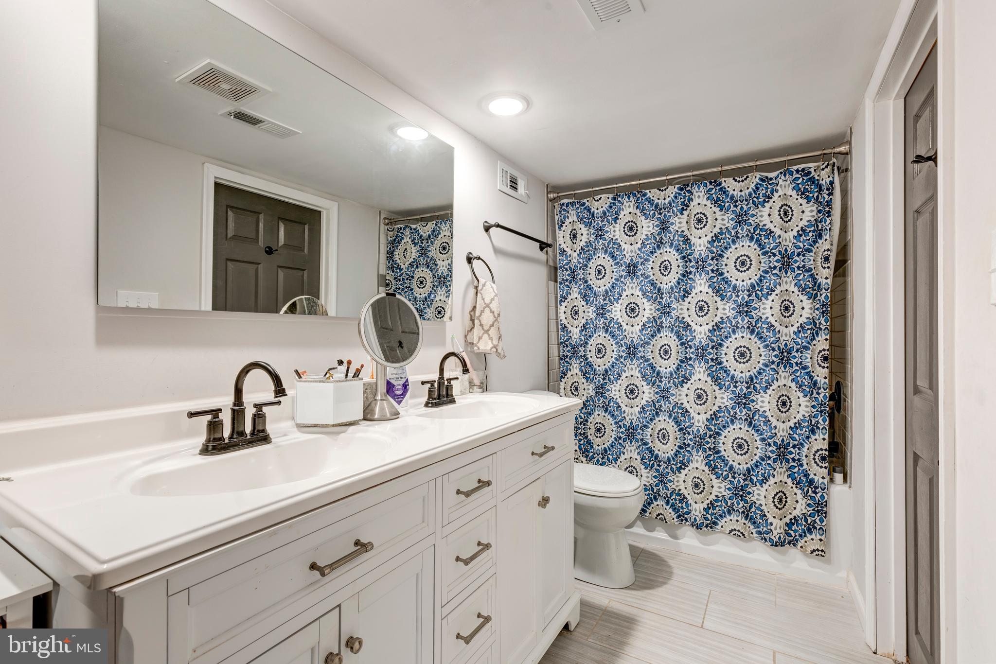 3932 Shiloh Avenue Hampstead, MD 21074 - Photo 27 of 48 Primary Bathroom