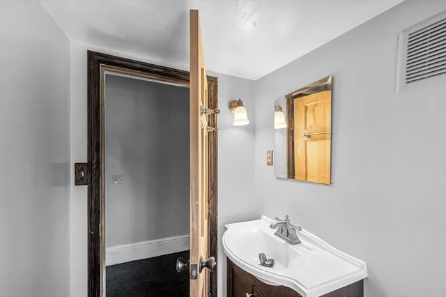 $399,900 | 1423 Longmeadow Street, Longmeadow, MA 01106