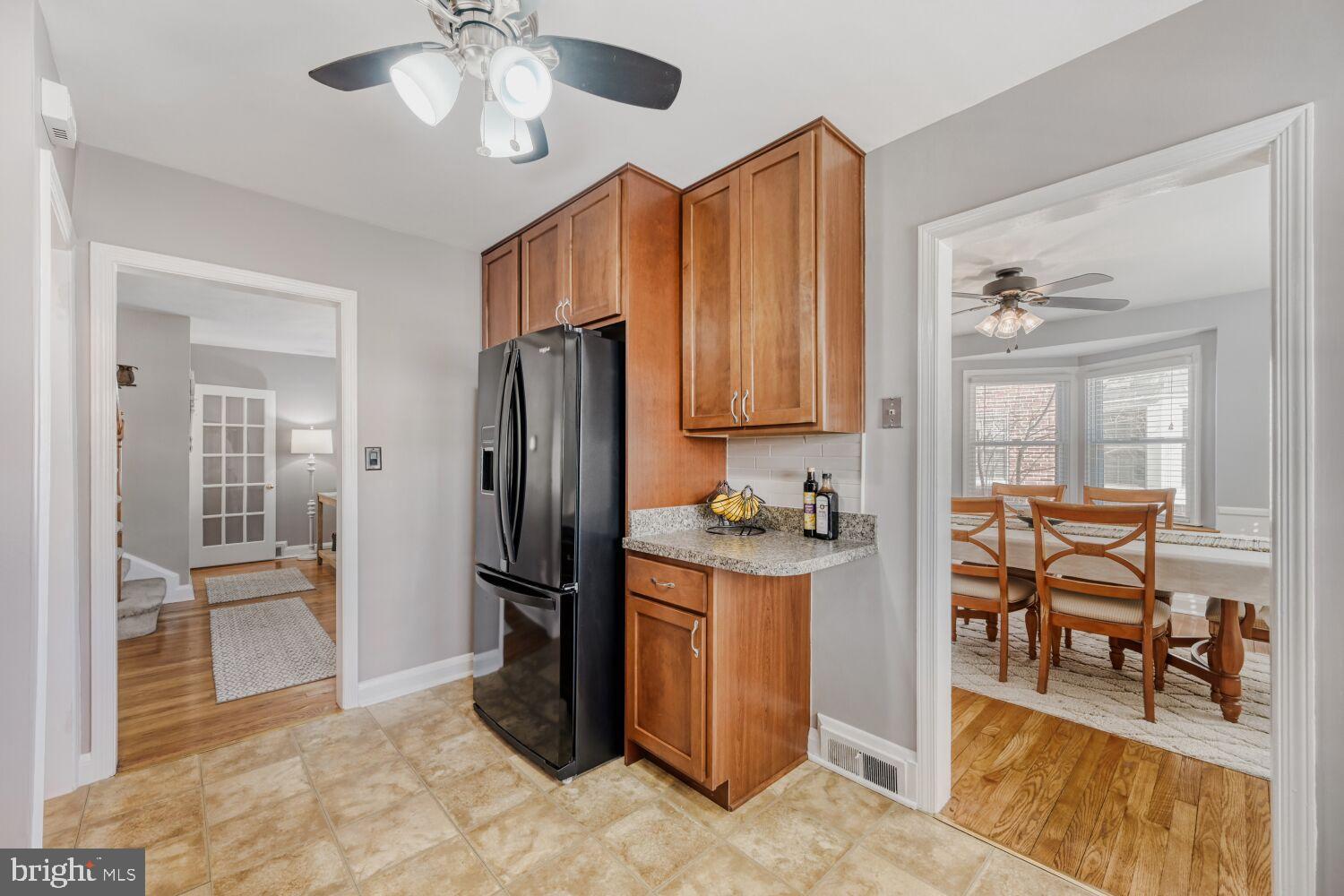 8127 Glen Gary Road Towson, MD 21286 - Photo 11 of 34 Charming kitchen with modern finishes.