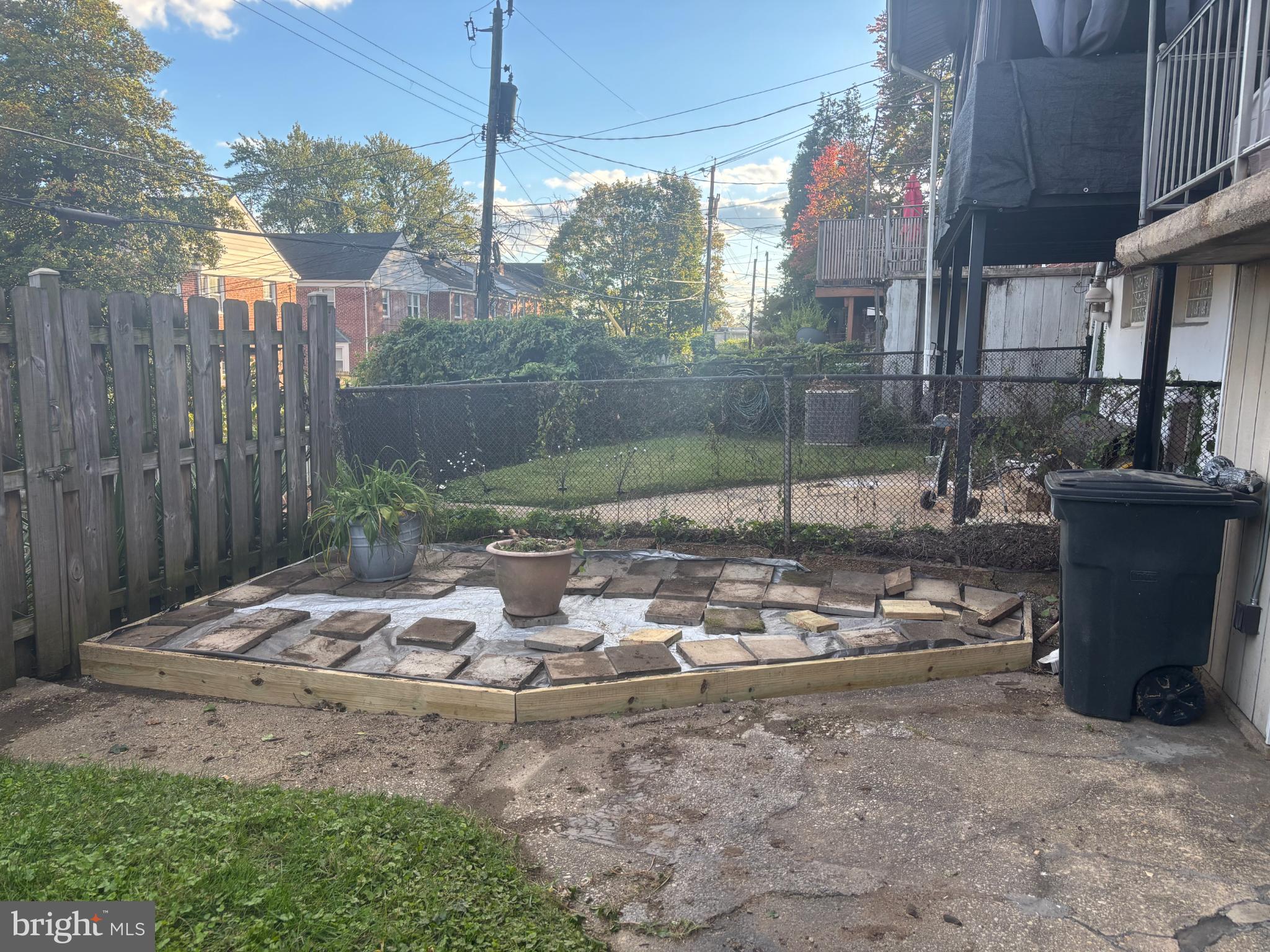 8127 Glen Gary Road Towson, MD 21286 - Photo 29 of 34 Winter picture of garden area (corner of backyard)