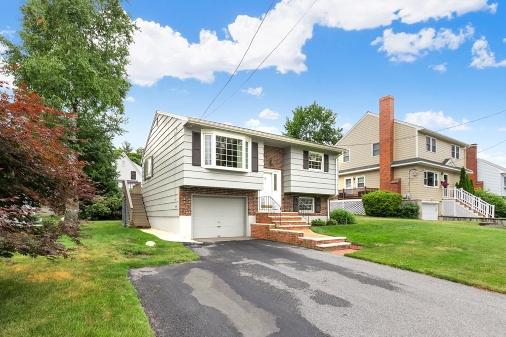 4 Rossmore Road Lynnfield, MA 01940 - Photo 3 of 29