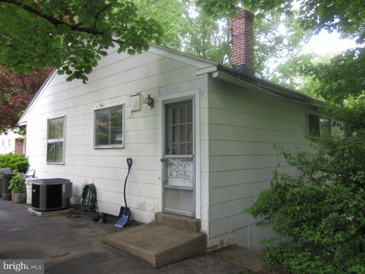 119 Brookhill Road Newtown Square, PA 19073 - Photo 3 of 25