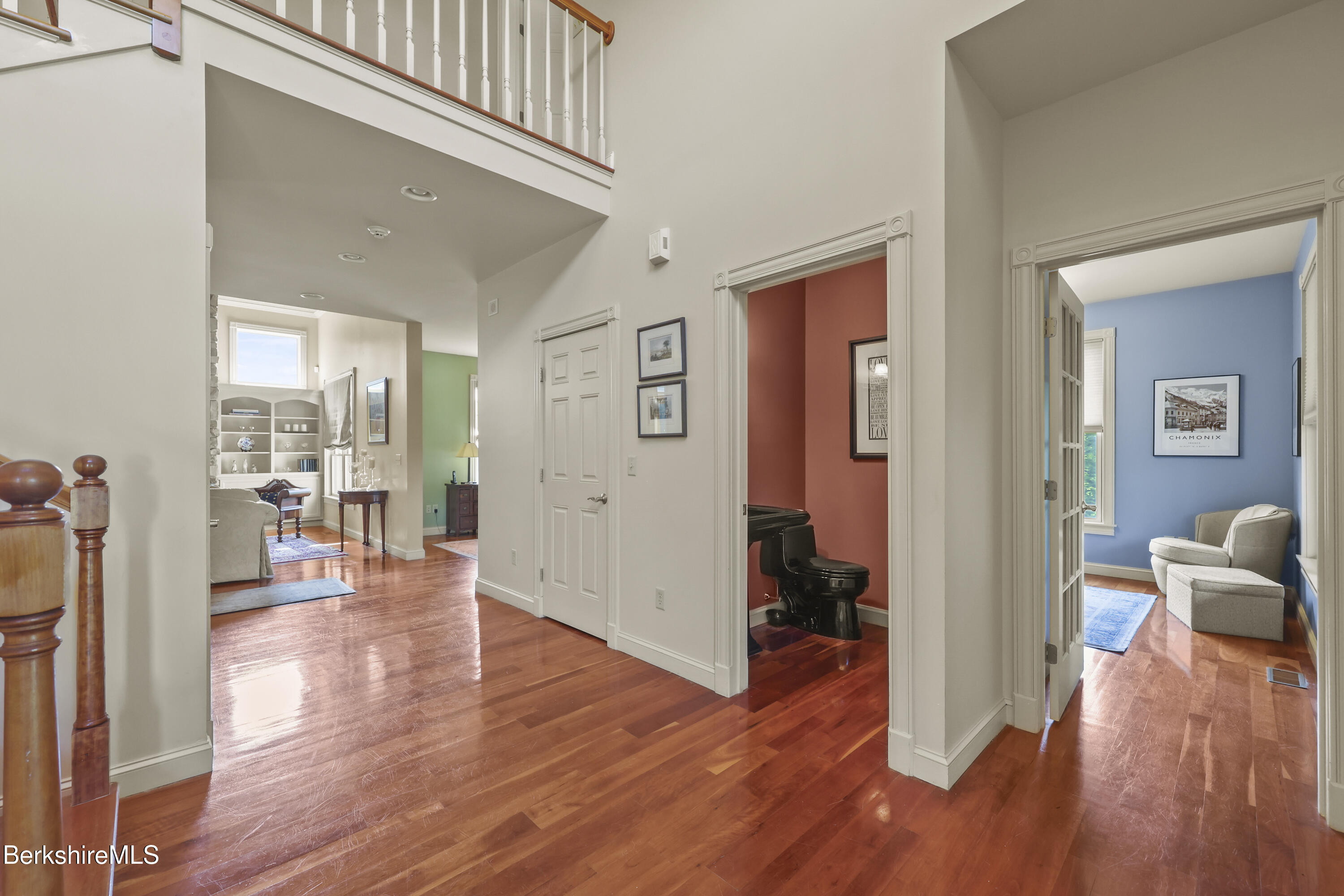 35 Meadow Ridge Drive Pittsfield, MA 01201 - Photo 40 of 81 Foyer