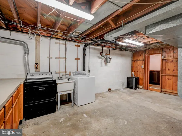 a view of a storage & utility room