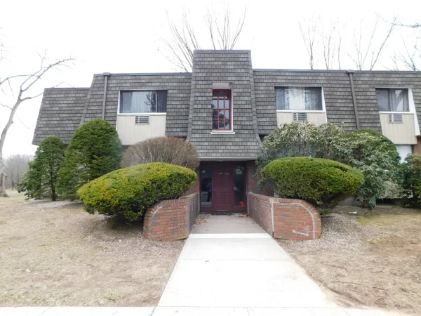 $149,900 | 98 High Path Road, Unit 98, Windsor, CT 06095