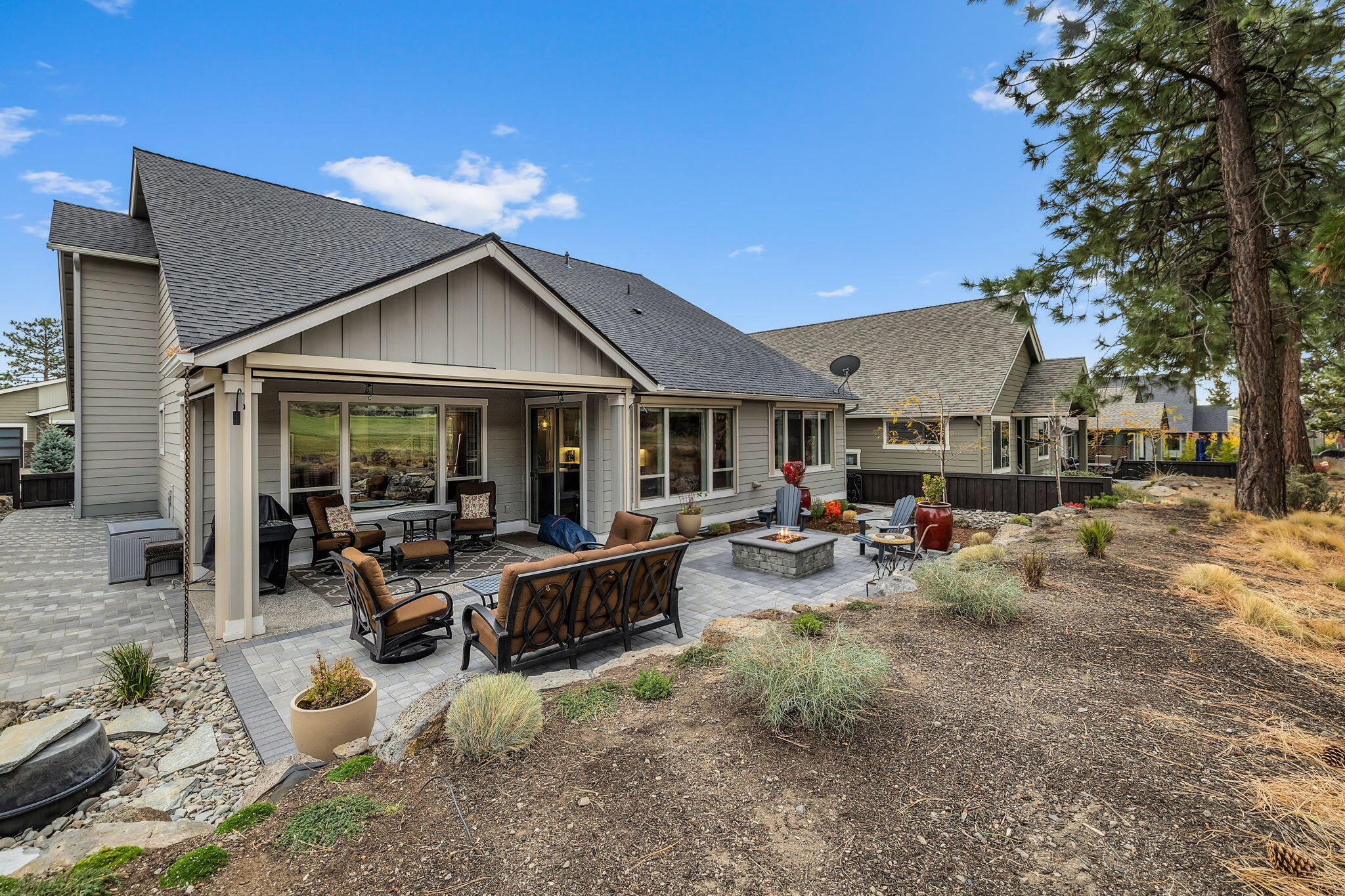 3043 Northwest Hidden Rdg Drive Bend, OR 97703 - Photo 47 of 56