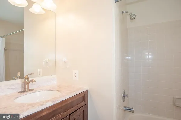 $2,200 | 6919 Mary Caroline Circle, Unit G, Alexandria, VA 22310