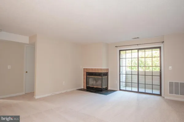 $2,200 | 6919 Mary Caroline Circle, Unit G, Alexandria, VA 22310