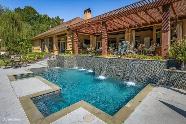 $1,599,000 | 2002 North Cross Drive, Shreveport, LA 71107