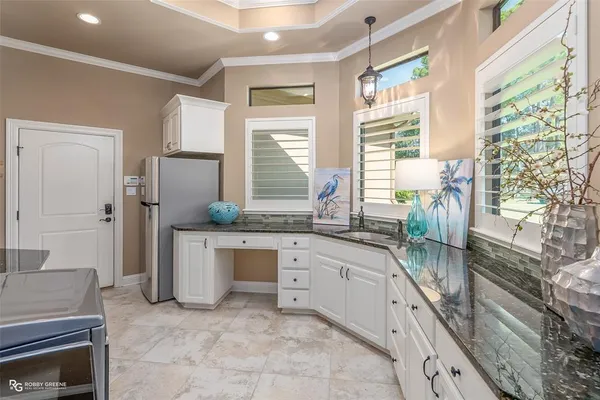 $1,599,000 | 2002 North Cross Drive, Shreveport, LA 71107