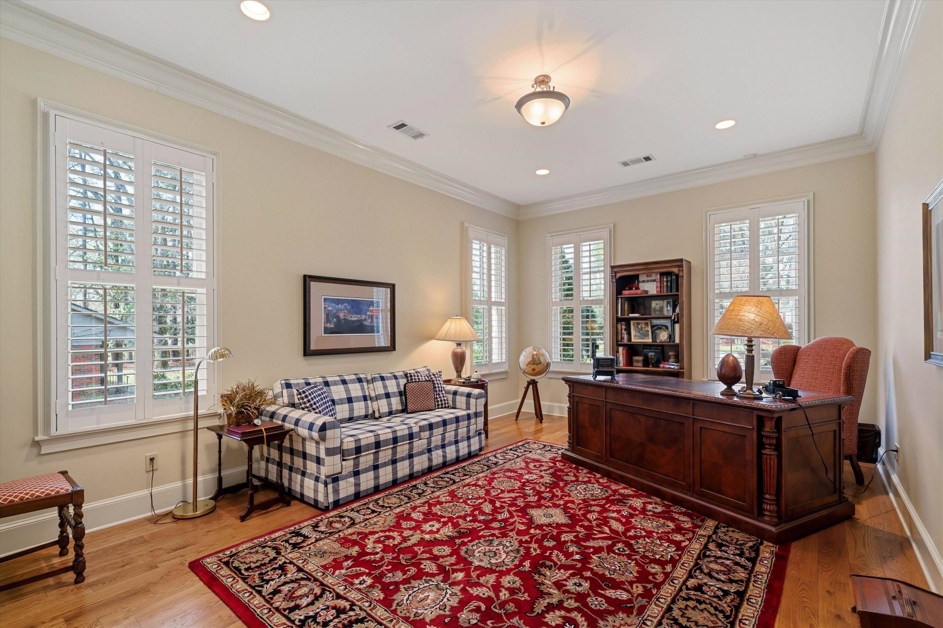 4525 Barfield Road Memphis, TN 38117 - Photo 19 of 40 Additional bedroom or office downstairs.