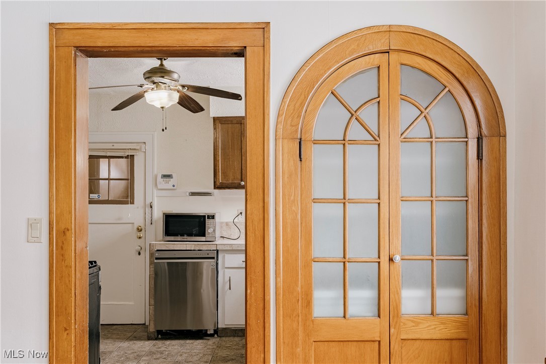 13935 Southington Road Cleveland, OH 44120 - Photo 9 of 49 Gallery Image 9