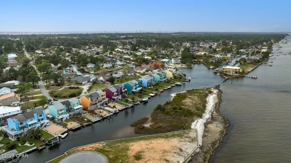$499,000 | 3214 Quiet Water Lane, Gulf Breeze, FL 32563