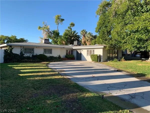$2,400 | 2901 Burton Avenue, Las Vegas, NV 89102