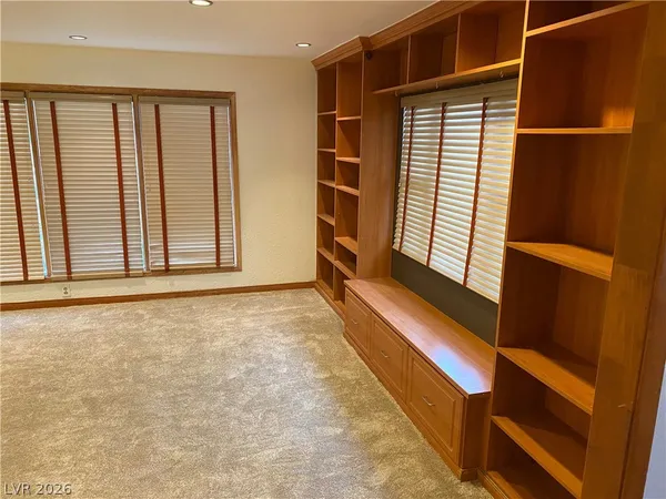 $2,400 | 2901 Burton Avenue, Las Vegas, NV 89102