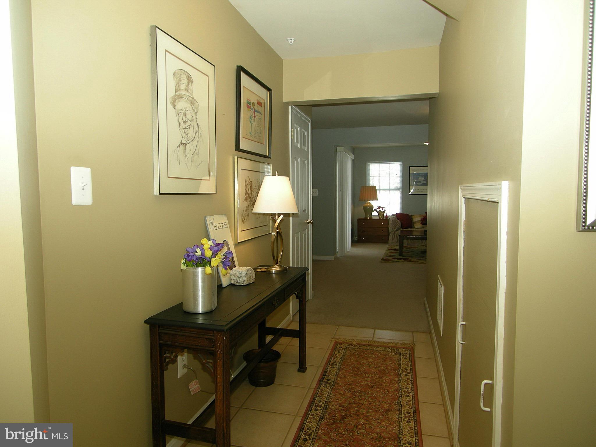 268 Braxton Way, Unit 28268 Edgewater, MD 21037 - Photo 12 of 21 Foyer