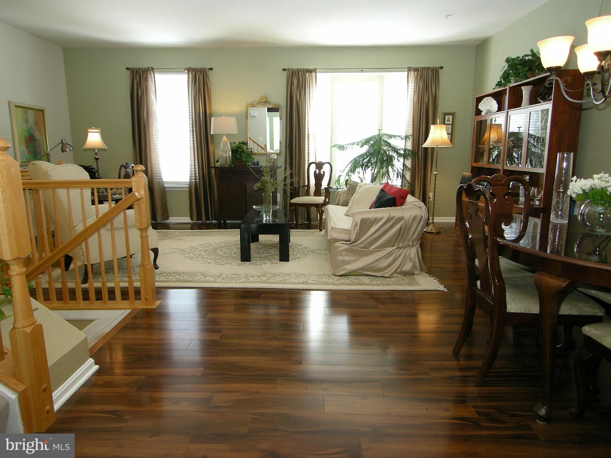 268 Braxton Way, Unit 28268 Edgewater, MD 21037 - Photo 3 of 21 Living Room