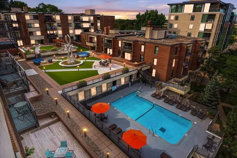 $395,000 | 48 Groveland Terrace, Unit 313, Minneapolis, MN 55403