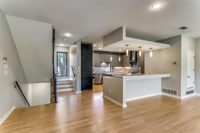 $3,600 | 2201 Annex Avenue, Unit 103, Dallas, TX 75204