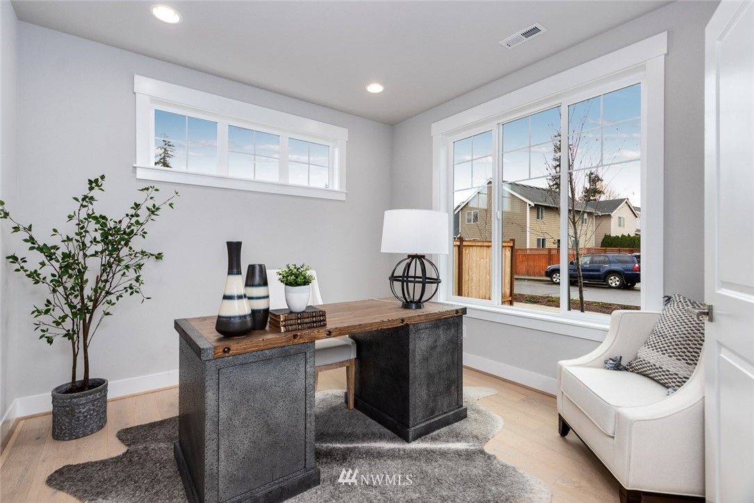 5112 Northeast 5th Place Renton, WA 98059 - Photo 11 of 14