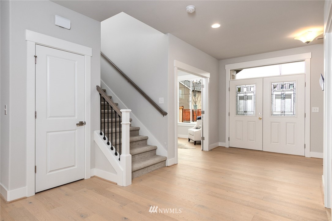 5112 Northeast 5th Place Renton, WA 98059 - Photo 13 of 14
