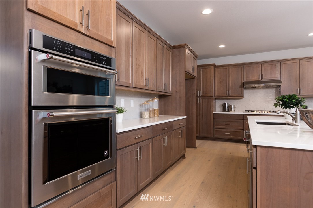 5112 Northeast 5th Place Renton, WA 98059 - Photo 7 of 14