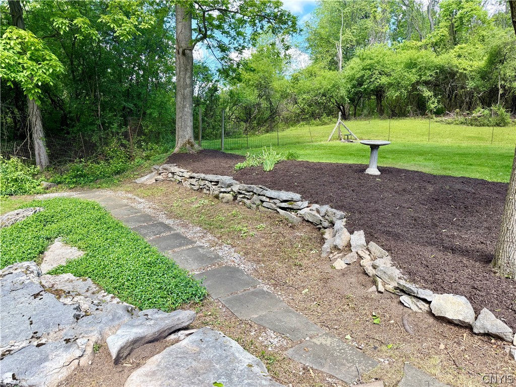 5107 Harris Road Onondaga, NY 13031 - Photo 9 of 40 Backyard