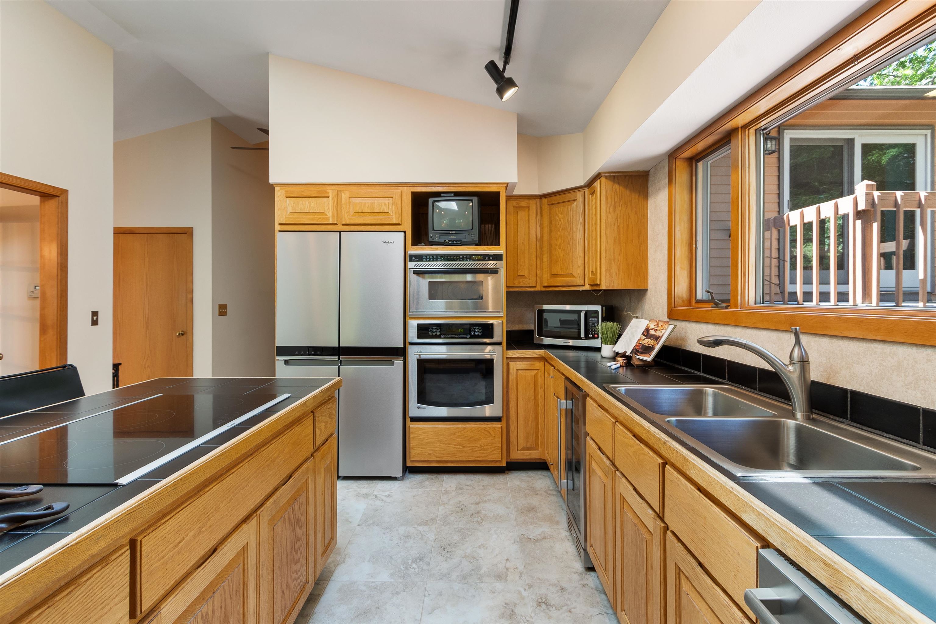 6 Weston Street Derry, NH 03038 - Photo 12 of 60
