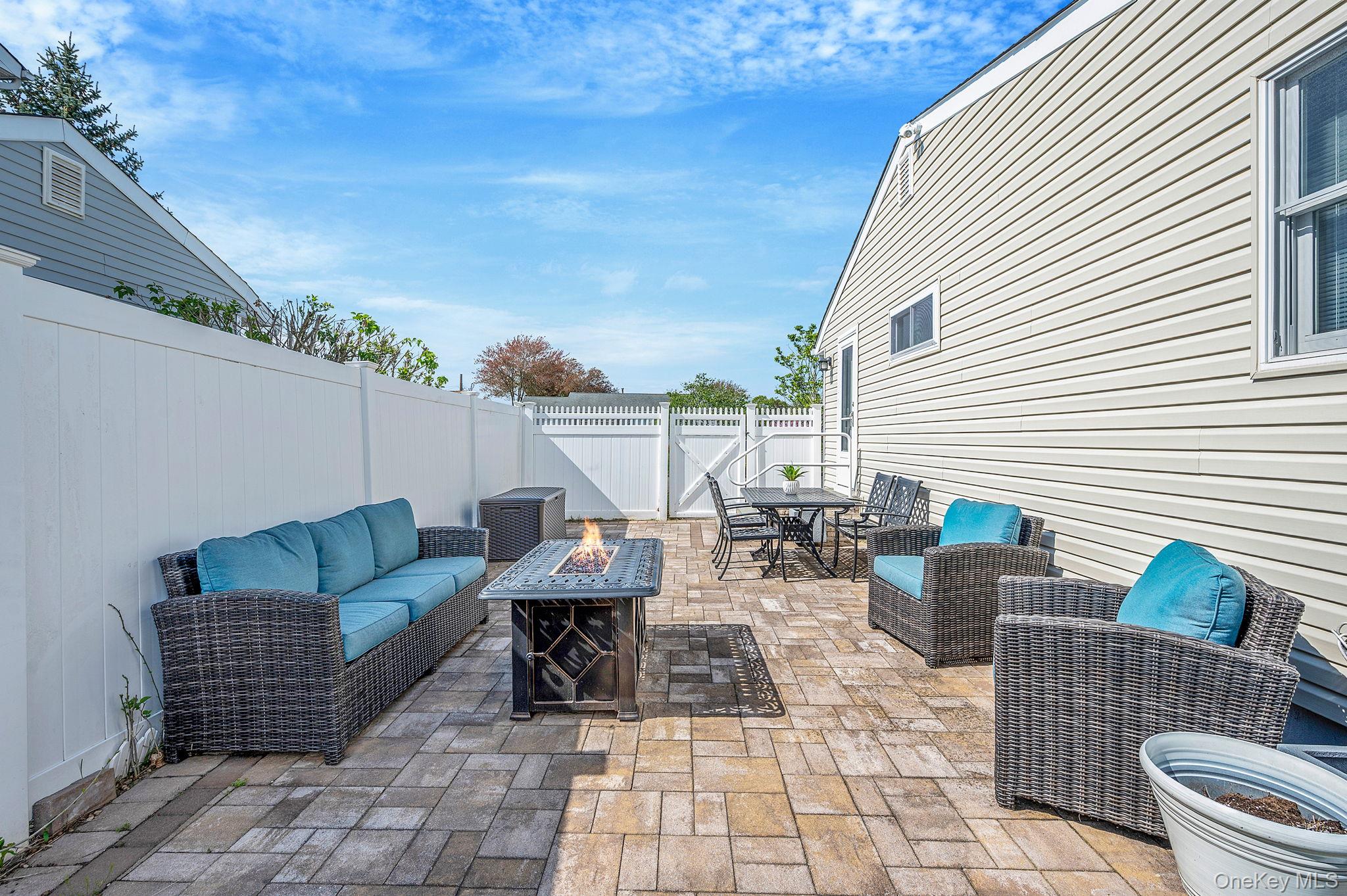 46 Sheldon Place Commack, NY 11725 - Photo 22 of 32 a view of sitting area with furniture