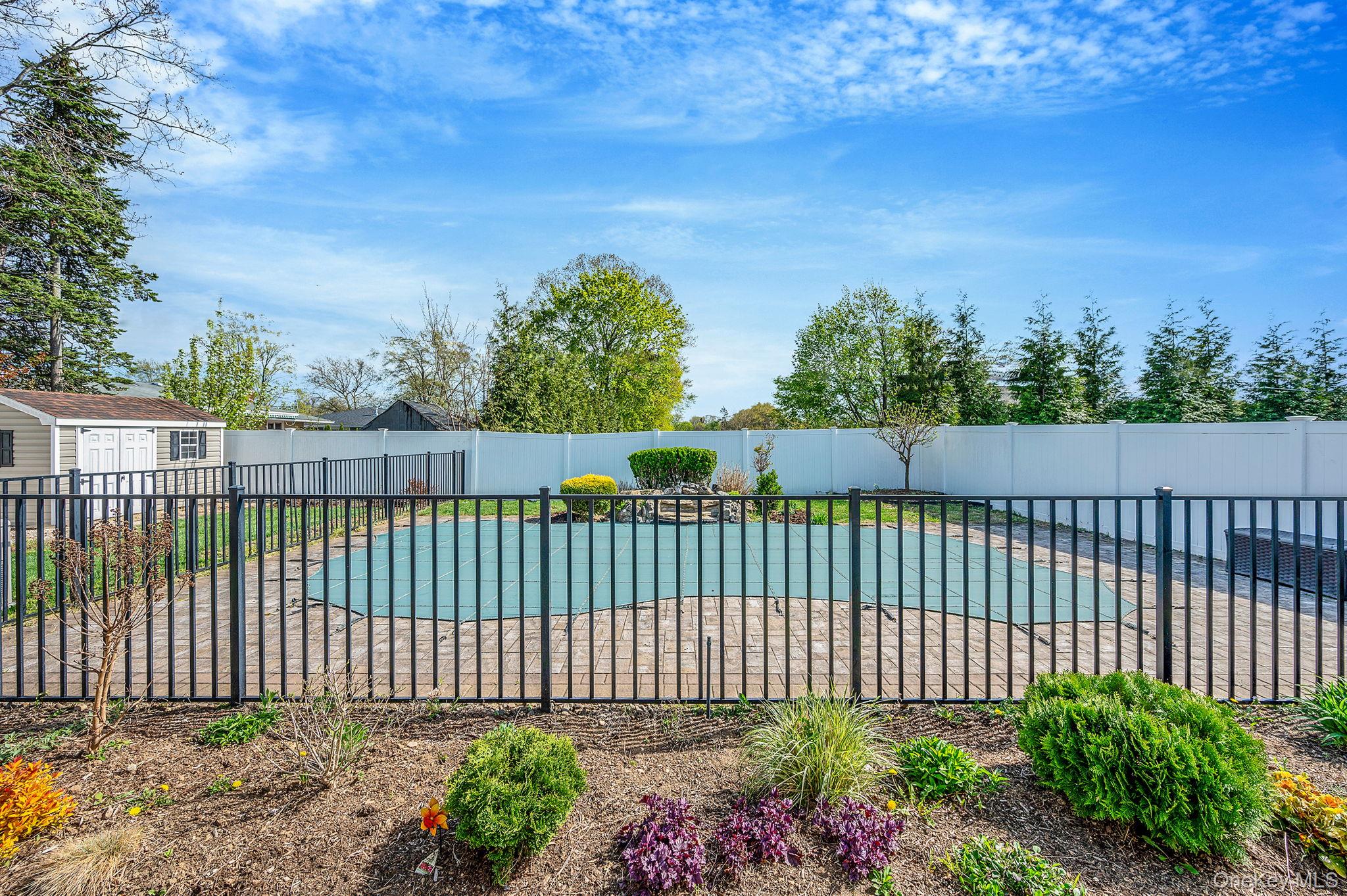 46 Sheldon Place Commack, NY 11725 - Photo 24 of 32 a view of a fence