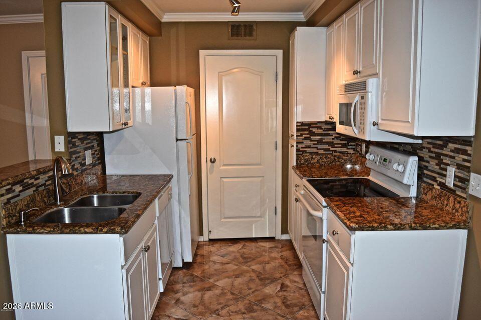 1701 East Colter Street, Unit 7 Phoenix, AZ 85016 - Photo 4 of 40 Kitchen