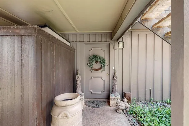 a view of a back yard of the house
