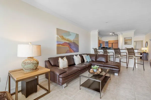 $3,000 | 806 East Windward Way, Unit 301, Lantana, FL 33462