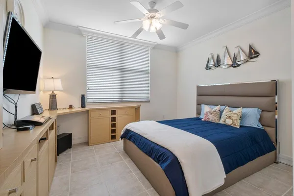 $3,000 | 806 East Windward Way, Unit 301, Lantana, FL 33462