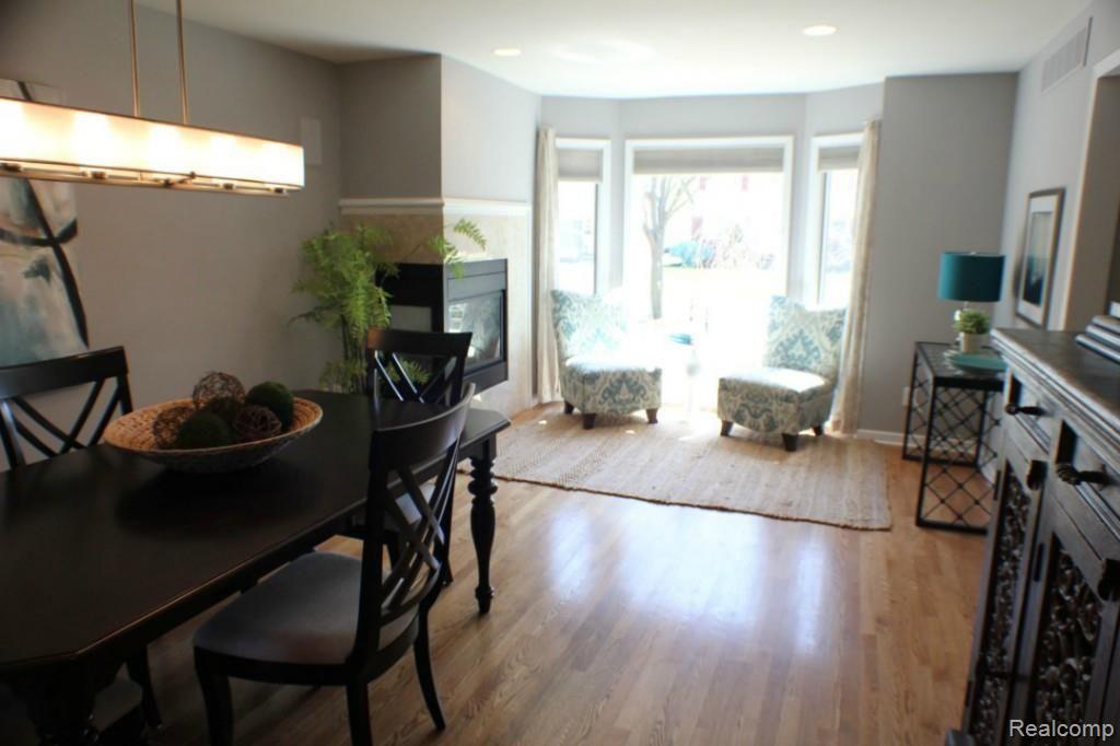 2795 Pembroke Road Birmingham, MI 48009 - Photo 8 of 24 Living Room3.jpg