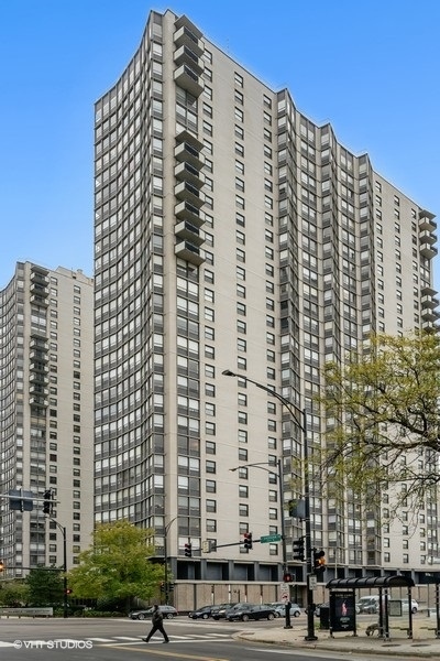 5701 North Sheridan Road, Unit 20H Chicago, IL 60660 - Photo 1 of 14