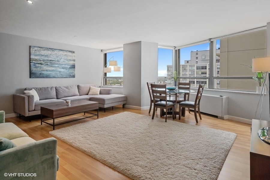 5701 North Sheridan Road, Unit 20H Chicago, IL 60660 - Photo 2 of 14