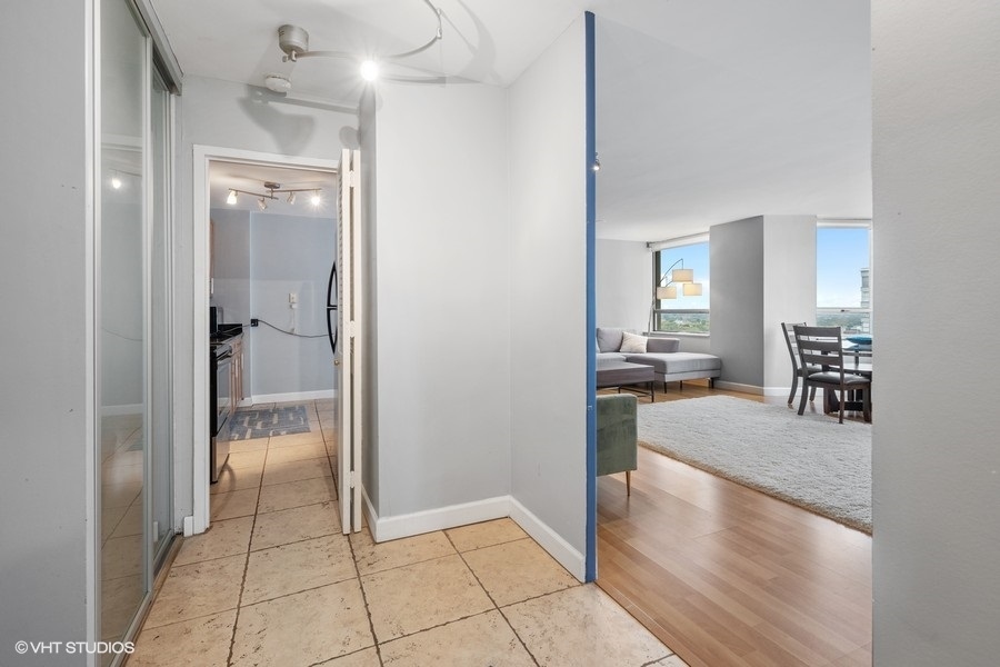 5701 North Sheridan Road, Unit 20H Chicago, IL 60660 - Photo 6 of 14