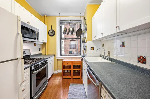 $795,000 | 611 West 111th Street, Unit 6 | Morningside Heights